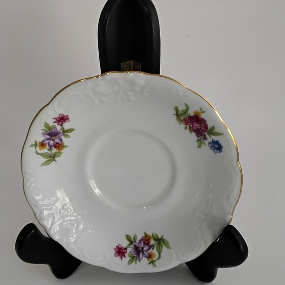 Wawel China Dinner Plates (2) & Saucers (4) Meissen Flower (Raised Scroll) - Picture 6 of 8